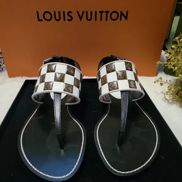 LOUIS VUITTON Leather Printed T-Strap Sandals Size 37 Never Worn! - Picture 7 of 8